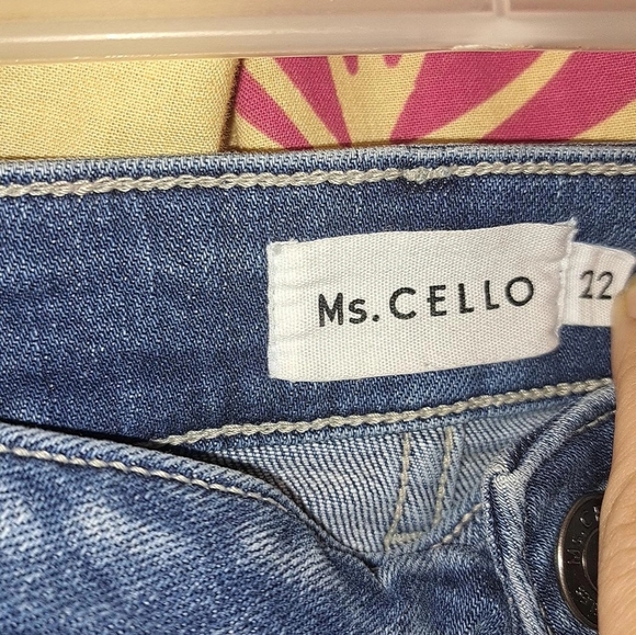 Women's Jeans - Picture 6 of 7